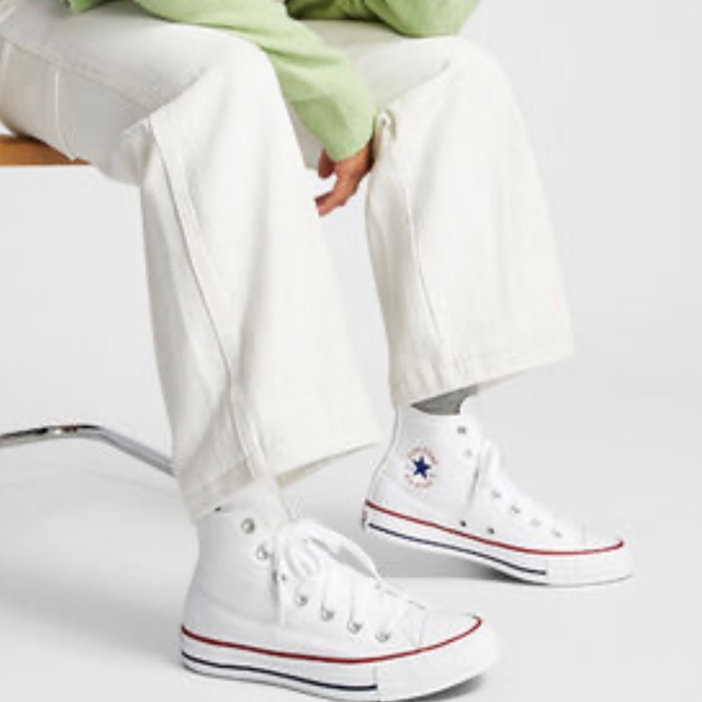 Chuck Taylor All Star Classic Unisex High Top Sneaker